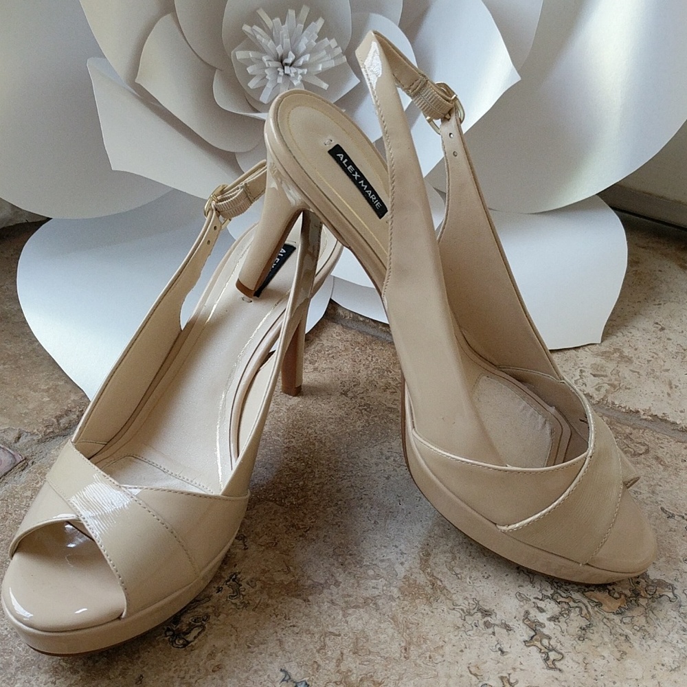 Size 11 sling back nude pump